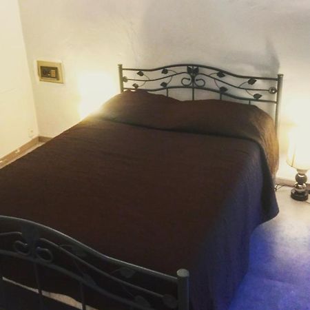 Chez Philippe Et Myriam Bed & Breakfast Oppede Bagian luar foto